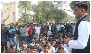 Meerut News: SP MLA अतुल प्रधान ने किया प्रदर्शन! यूपी पुलिस भर्ती परीक्षा में हुई धांधलेबाजी, हो जांच