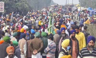 Noida: पुलिस ने रोका किसानों का ट्रैक्टर मार्च, एक्सप्रेस-वे पर एंट्री की नहीं इजाजत