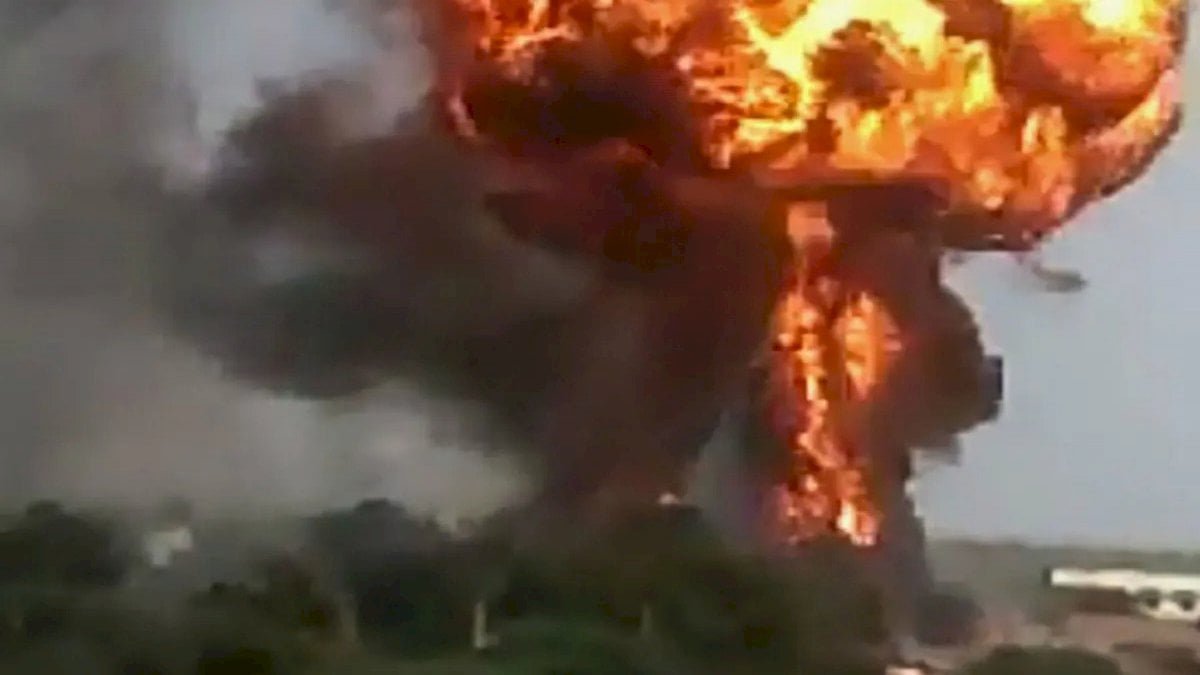 Factory Explosion: मध्य प्रदेश के हरदा में एक फैक्ट्री में विस्फोट, कई लोगों के दबे होने की आशंका