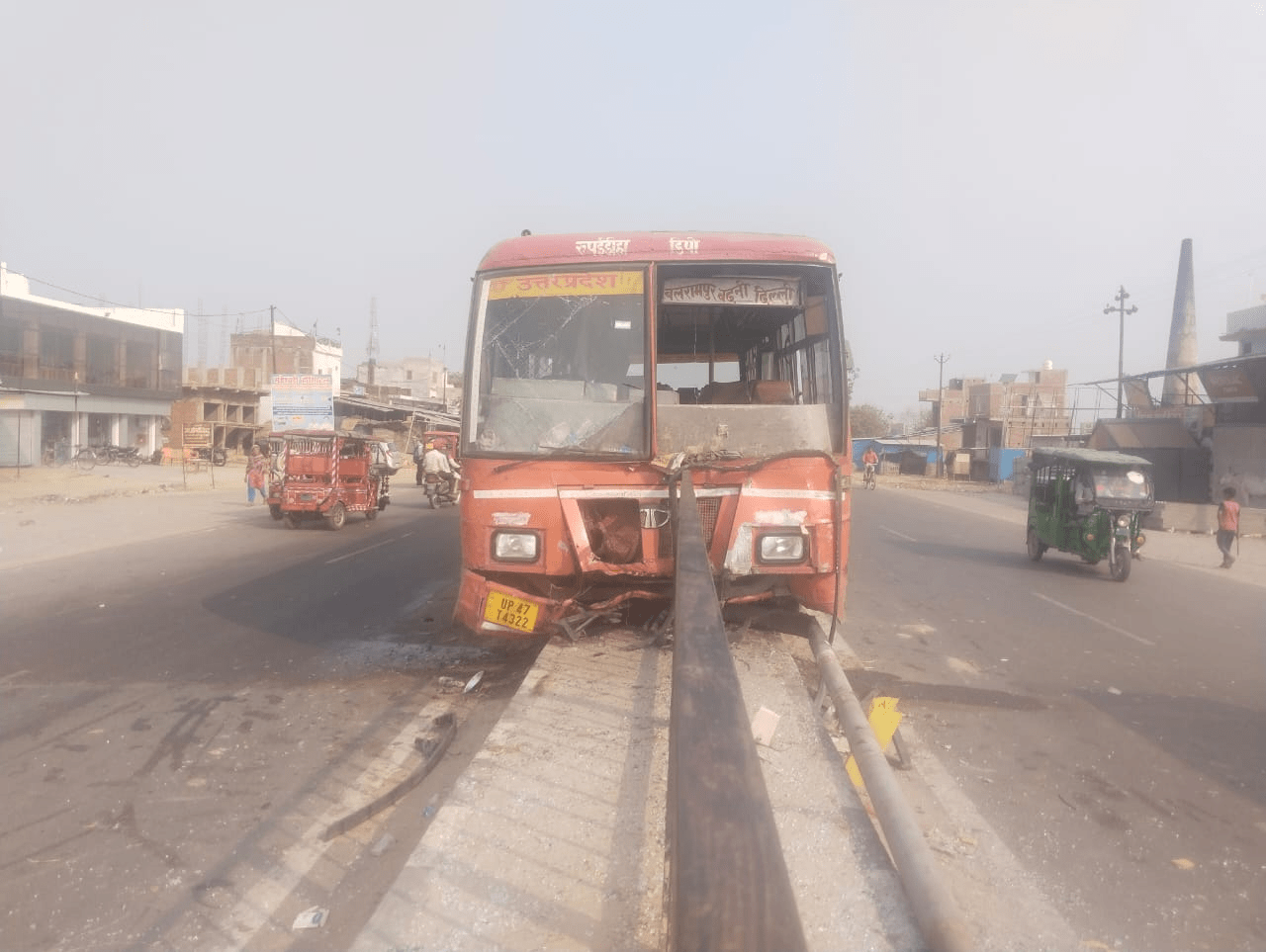 Lakhimpur kheri : लखीमपुर बहराइच रोड पर डिवाइडर: हादसों का खतरा, जनता त्रस्त !