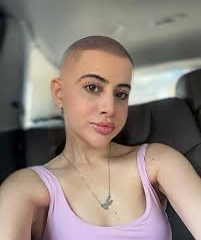 Urfi Javed New Look : कपड़े छोड़ो उर्फी जावेद ने इस बार मुंडवाया अपना सिर, नया कारनामा देख हैरान हुए लोग…