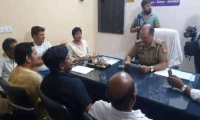 Aligarh News: छात्रा से समुदाय विशेष के युवक ने की छेड़छाड़, मोहल्लेवालों ने उतारा बुखार