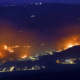 Israel on Fire: हिजबुल्लाह ने इतने रॉकेट दागे कि इजरायल के जंगलों में लगी भयानक आग... Video
