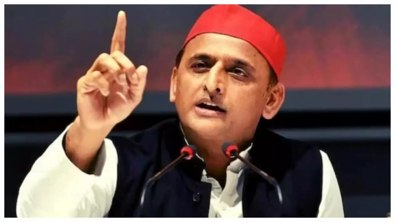 Unnao Accident: "भाजपा सरकार की लापरवाही से हुआ हादसा", अखिलेश यादव ने सरकार से किए सवाल
