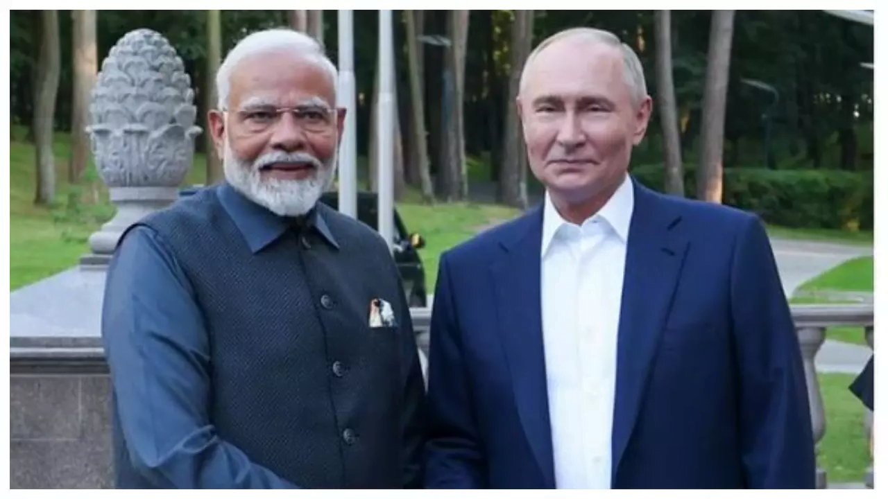 PM Modi Russia Visit:: रूसी सेना में फंसे भारतीयों की होगी वतन वापसी, PM मोदी से मुलाकात के बाद पुतिन का बड़ा एलान